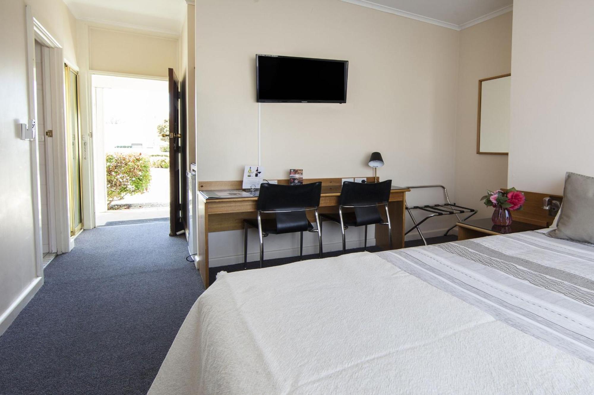 Redhill Cooma Motor Inn 外观 照片