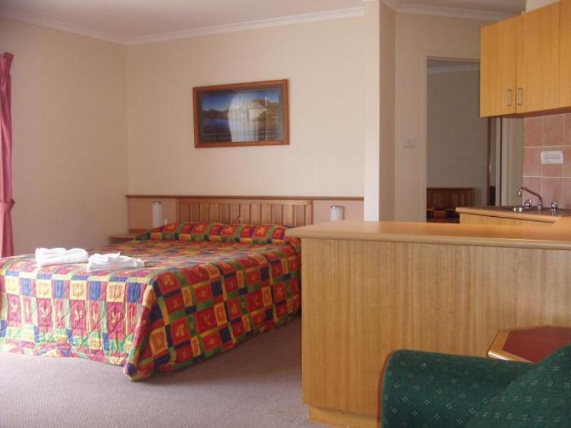 Redhill Cooma Motor Inn 外观 照片