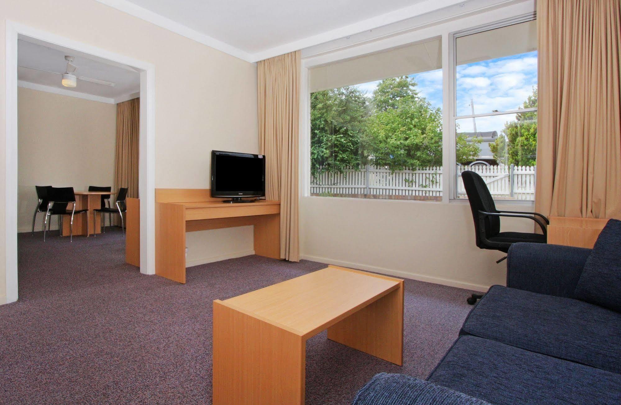Redhill Cooma Motor Inn 外观 照片